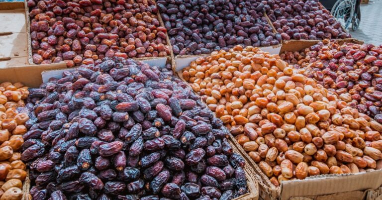Piarom Dates Supplier