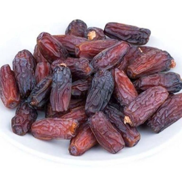 Mabroom dates in a tray